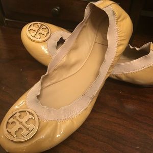 ✨Tory Burch patent leather flats✨